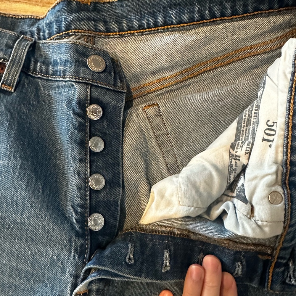 Levi’s 501 - Picture 4 of 6